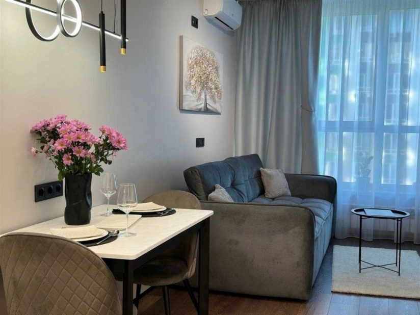 Фото 3 Продажа Квартир Від власника! Унікальна 2 к., евротрешка в локації Центральний парк!