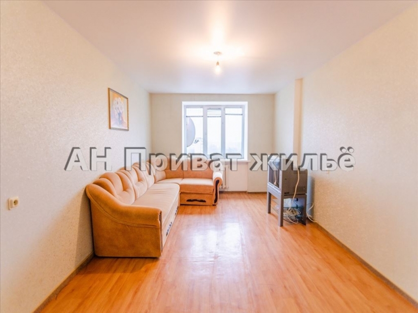 Фото 1 Продажа Квартир В продаже светлая однокомнатная квартира улучшенной планировки!