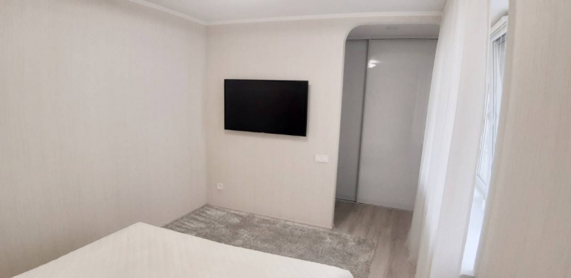 Фото 1 Продажа Квартир Двухкомнатная квартира в районе моря с ремонтом