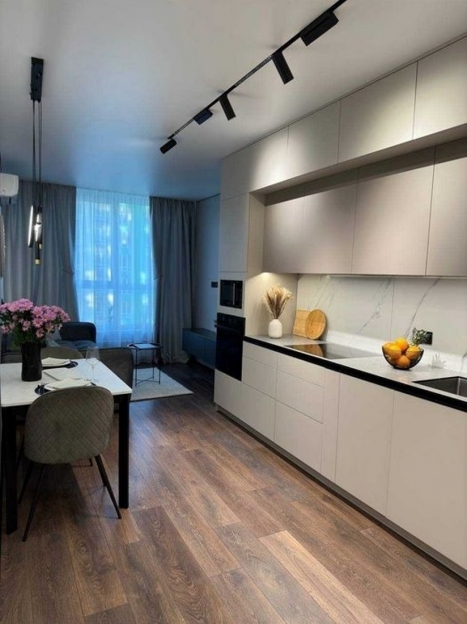 Фото 9 Продажа Квартир Від власника! Унікальна 2 к., евротрешка в локації Центральний парк!