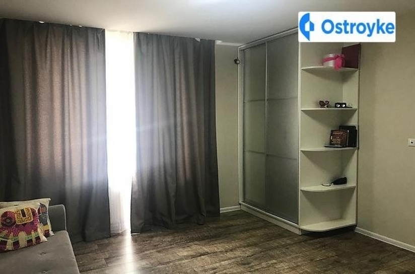 Фото 3 Продажа Квартир Університетська улица