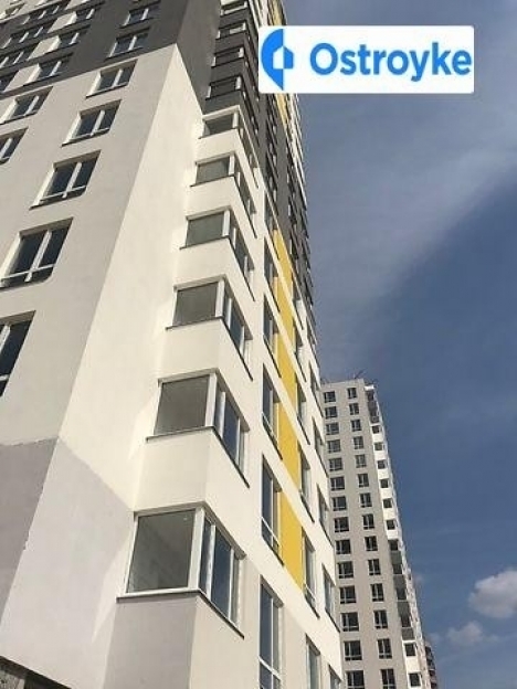 Фото 3 Продажа Квартир Університетська улица