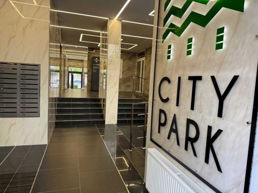 Фото 1 Продажа Квартир Від власника! Унікальна 2 к., евротрешка в локації Центральний парк!