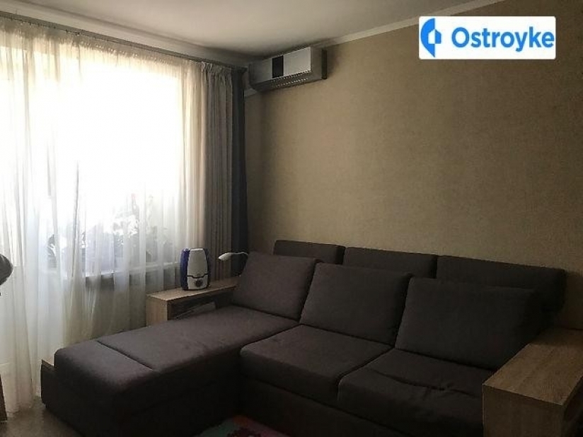 Фото 3 Продажа Квартир Університетська улица