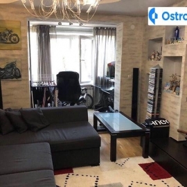 $flat->street $flat->street