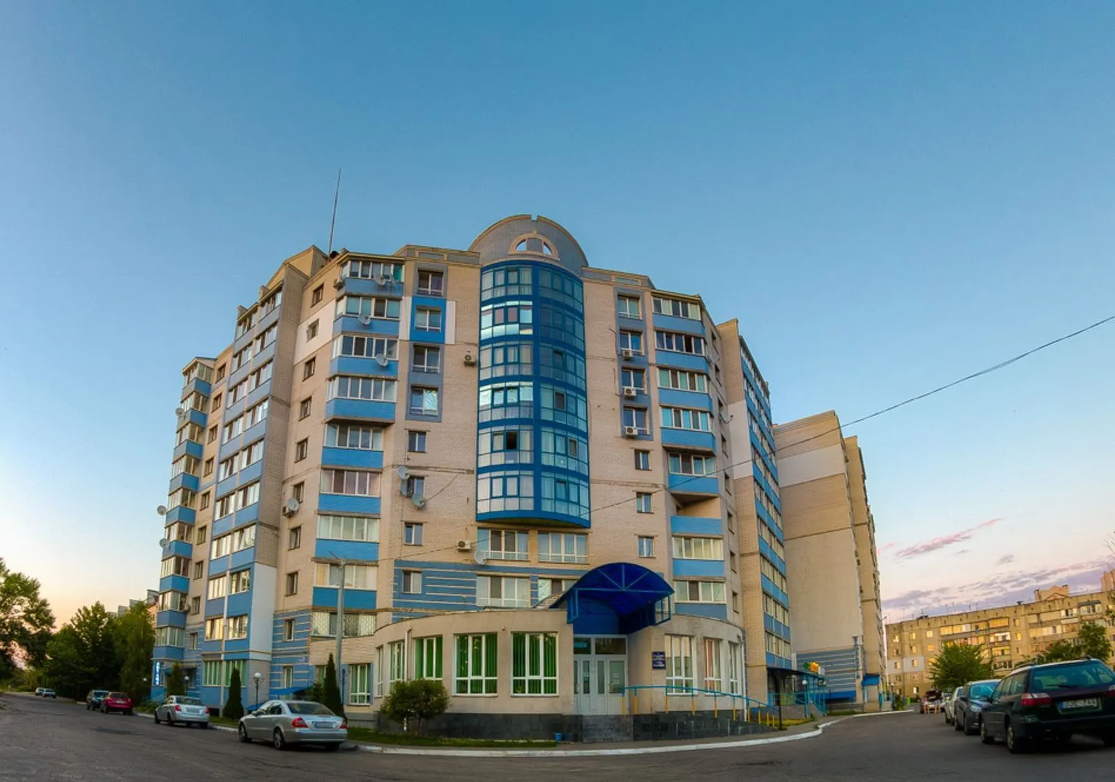 вул. Вокзальна, 53