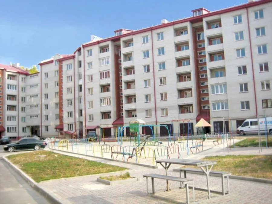 вул. Лозовецька, 8