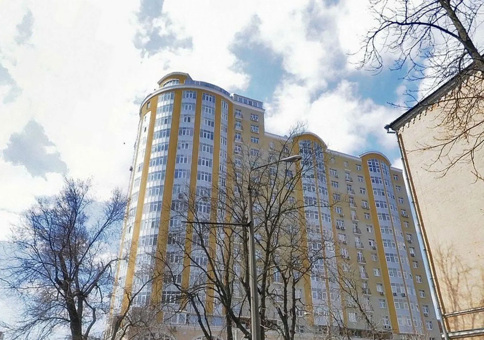 ул. Антоновича (Горького), 72