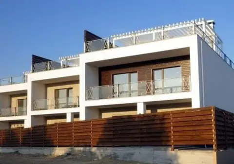 Domino Townhouse