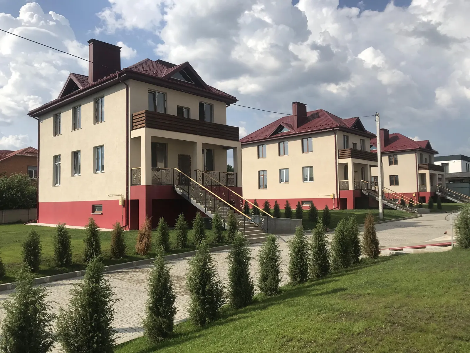 КГ Горобиновий маєток