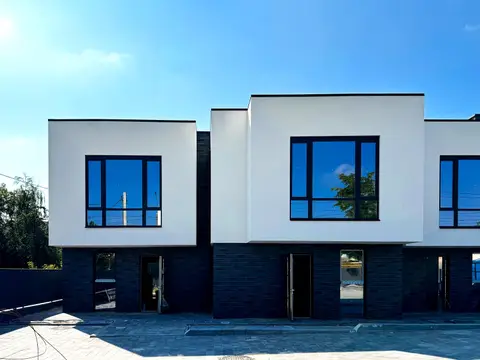 вул. Троянівська, 21а