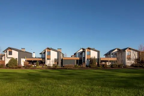 КМ Balaton Village