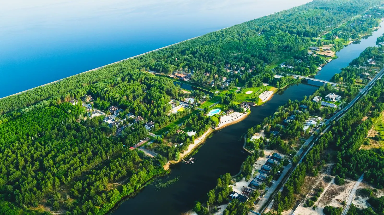 КМ Riviera Village