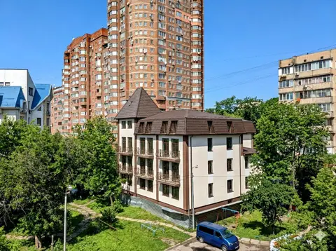 вул. Яслинська, 3