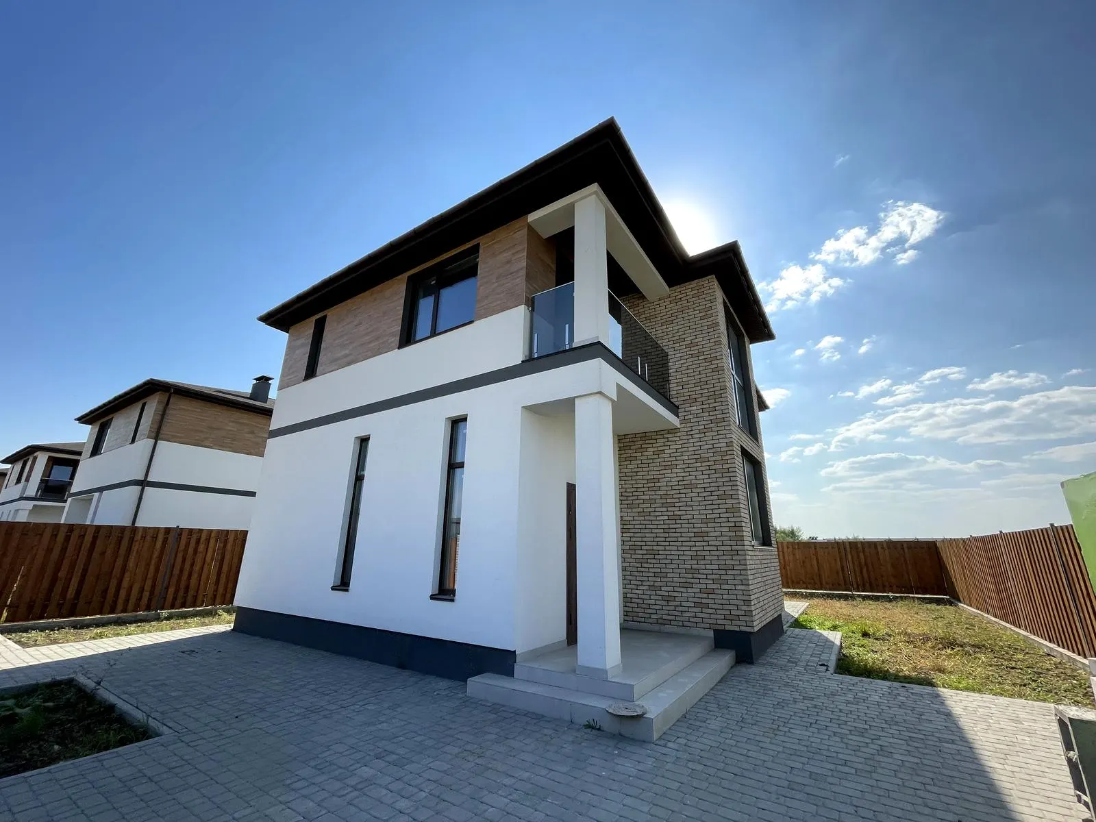 КМ Osocor House