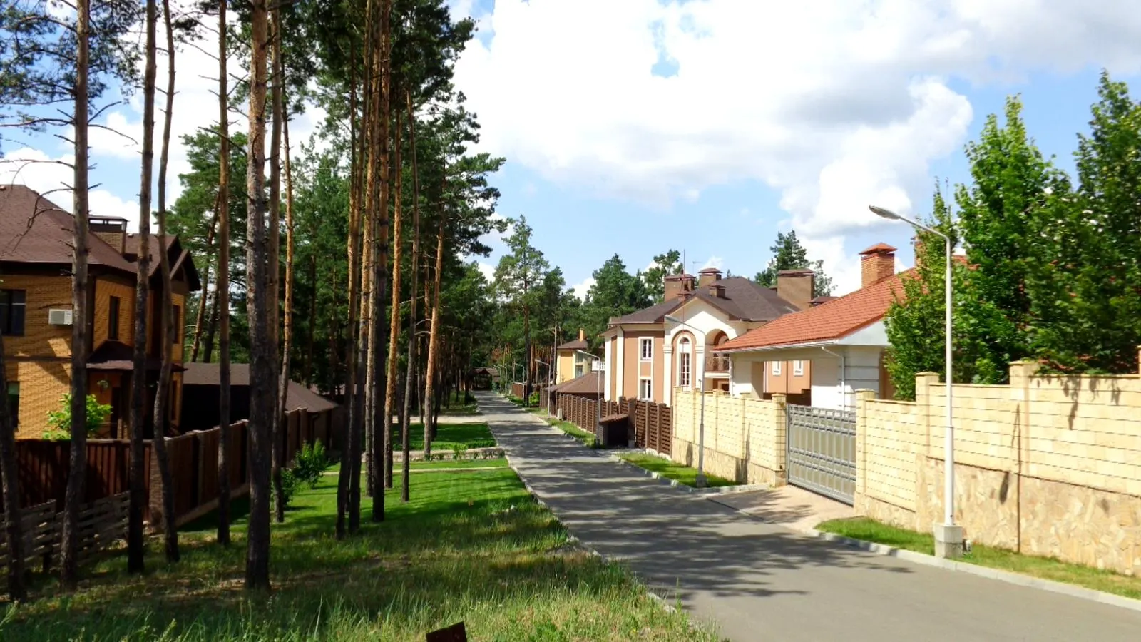 КМ Green Wood club