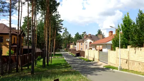 КМ Green Wood club