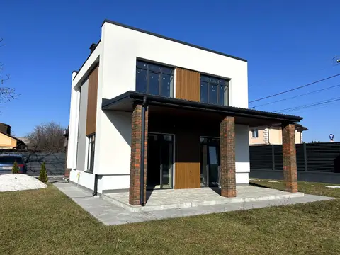 КМ Будинки на Франка