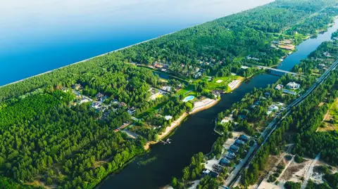 КМ Riviera Village