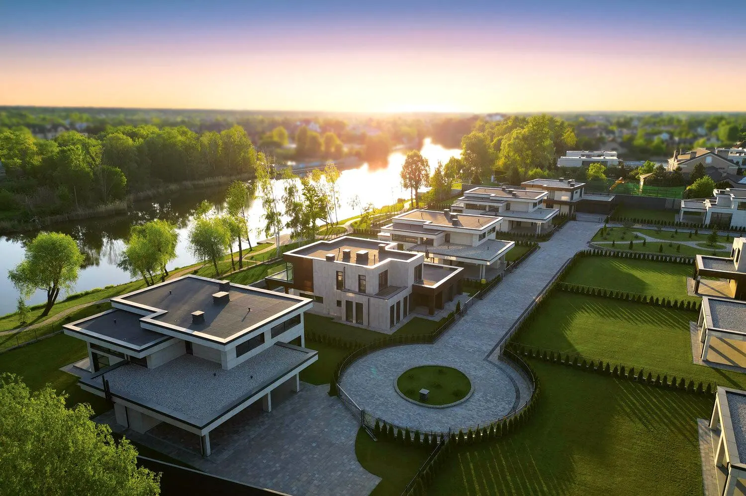 КМ DAMBA RIVER PARK