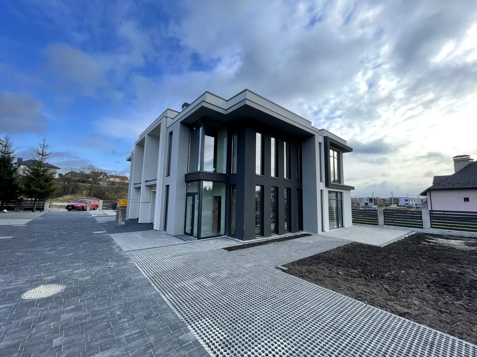 Дуплекси HEG WOW HOUSE