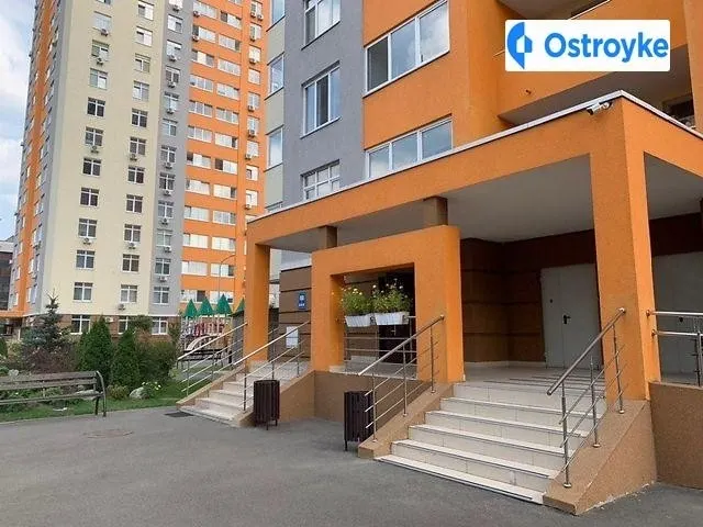Космонавта Комарова проспект — фото 1