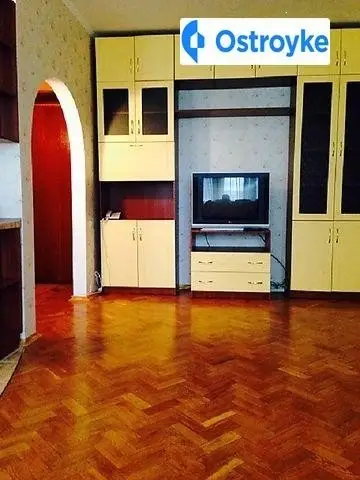 2-комнатная квартира, 55 м², вул. Суворова, Киев