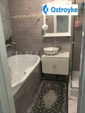3-кімнатна квартира, 108 м², вул. Драгоманова, 44а, Київ