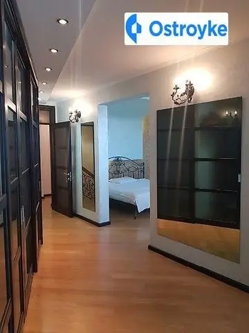 6-кімнатна квартира, 165 м², пл. Харківська, 56, Київ