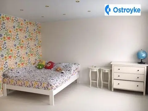 4-кімнатна квартира, 130 м², вул. Саперно-Слобідська, 24, Київ