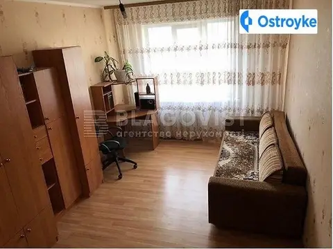 3-кімнатна квартира, 82 м², вул. Урлівська, 7, Київ