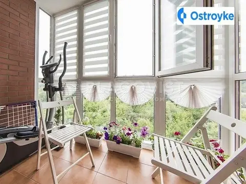 2-кімнатна квартира, 55 м², вул. Міська, 52, Київ