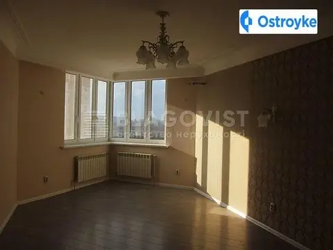 3-кімнатна квартира, 120 м², вул. Олени Пчілки, 5, Київ