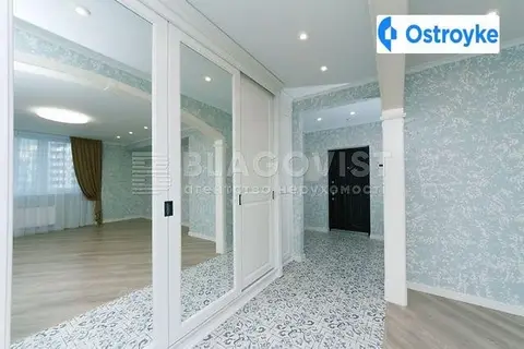 3-кімнатна квартира, 105 м², вул. Олени Пчілки, 8, Київ