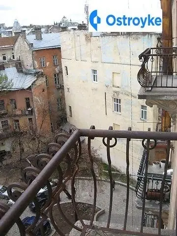 4-кімнатна квартира, 175 м², вул. Гнатюка Академика, Львів