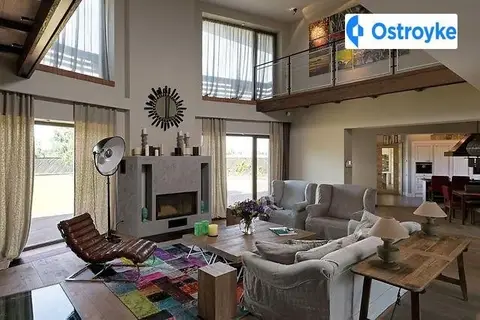 Продаж будинку, 986 м², Бровари