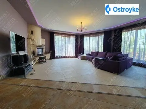Продаж будинку, 290 м², Ужгород