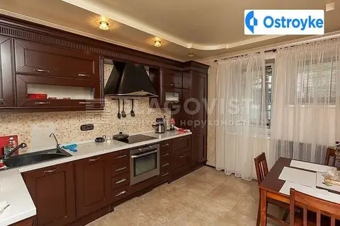 3-кімнатна квартира, 120 м², вул. Дмитрівська, Київ