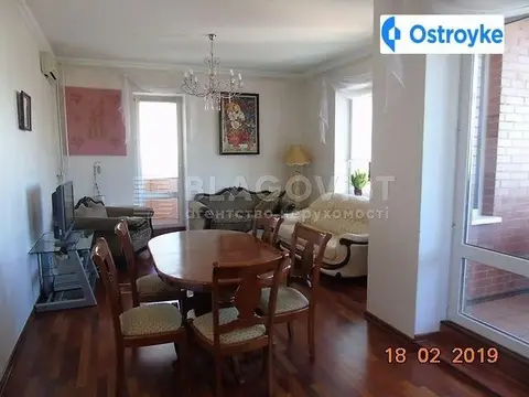 3-кімнатна квартира, 120 м², вул. Дмитрівська, 13а, Київ