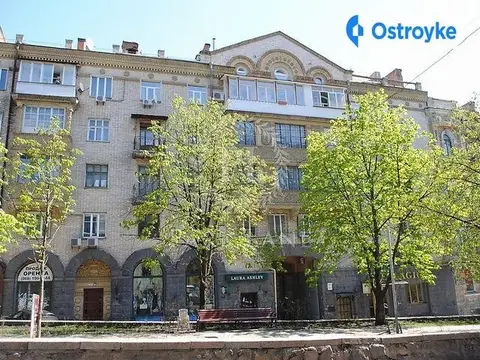 Антоновича Володимира Горького 19/21