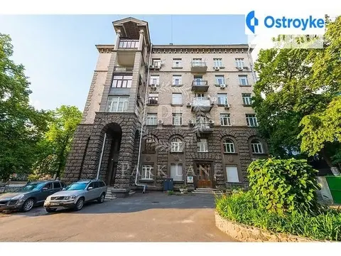 Банкова 3