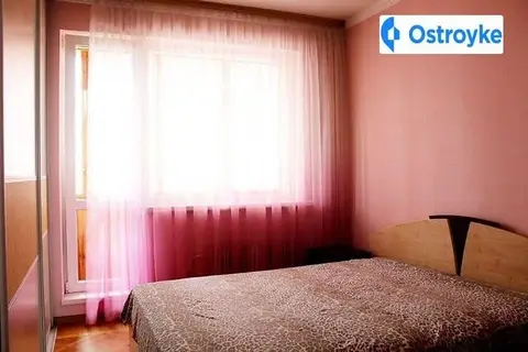 4-кімнатна квартира, 86 м², вул. Барабашова, 40, Харків