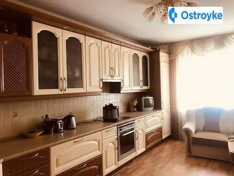 3-кімнатна квартира, 92 м², вул. Урлівська, 9, Київ