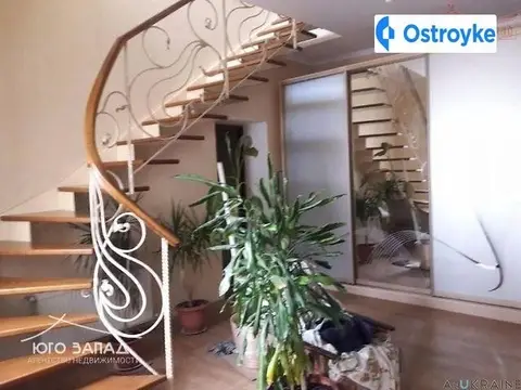 8-комнатная дом, 256 м², пров. Морський, Одесса
