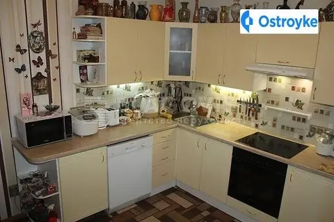 2-кімнатна квартира, 72 м², вул. Драгоманова, 1б, Київ