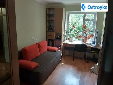 3-кімнатна квартира, 135 м², вул. Космічна, Запоріжжя