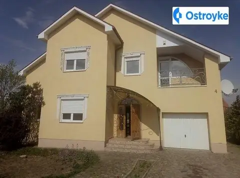 2-кімнатна будинок, 218 м², вул. Канальна, Ужгород