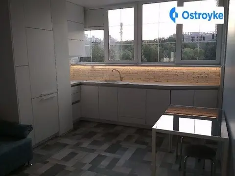 3-комнатная квартира, 45 м², просп. Академіка Глушкова, 9д, Киев