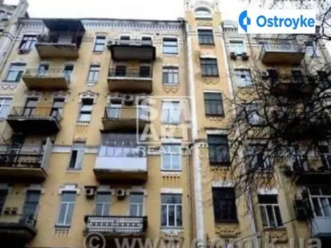 2-кімнатна квартира, 56 м², пров. Музейний, Київ