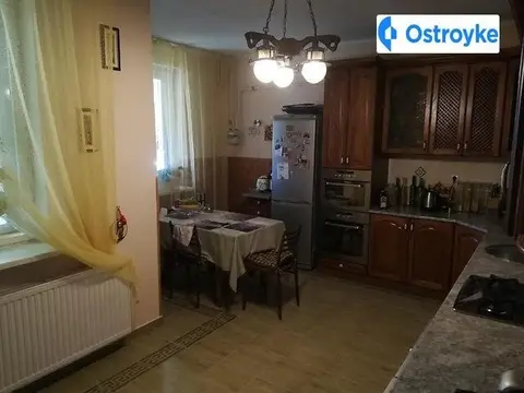 3-комнатная квартира, 170 м², вул. Володимирська, Ужгород